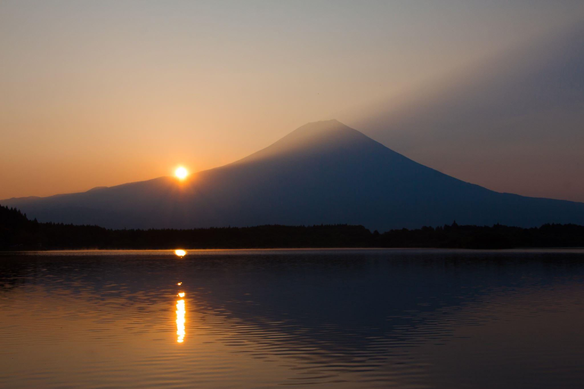 田貫湖からの日の出 - 日の出日の入時刻・方角マップ